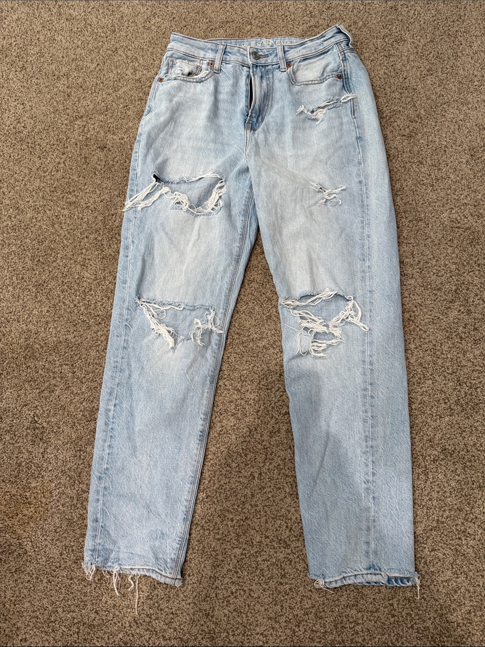 American Eagle Outfitters Light Blue Distressed Relaxed Jeans